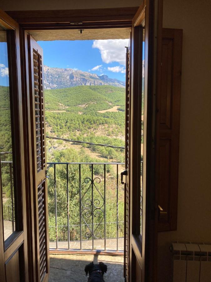 בית הארחה El Pueyo de Araguás 	Casa Encuentra, En El Pirineo Al Lado De Ainsa מראה חיצוני תמונה