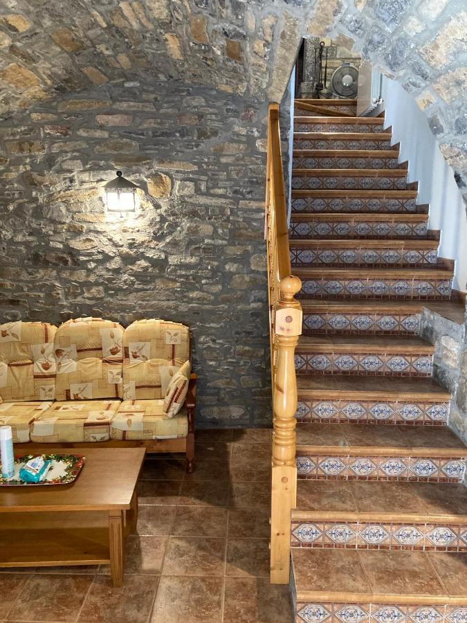 בית הארחה El Pueyo de Araguás 	Casa Encuentra, En El Pirineo Al Lado De Ainsa מראה חיצוני תמונה